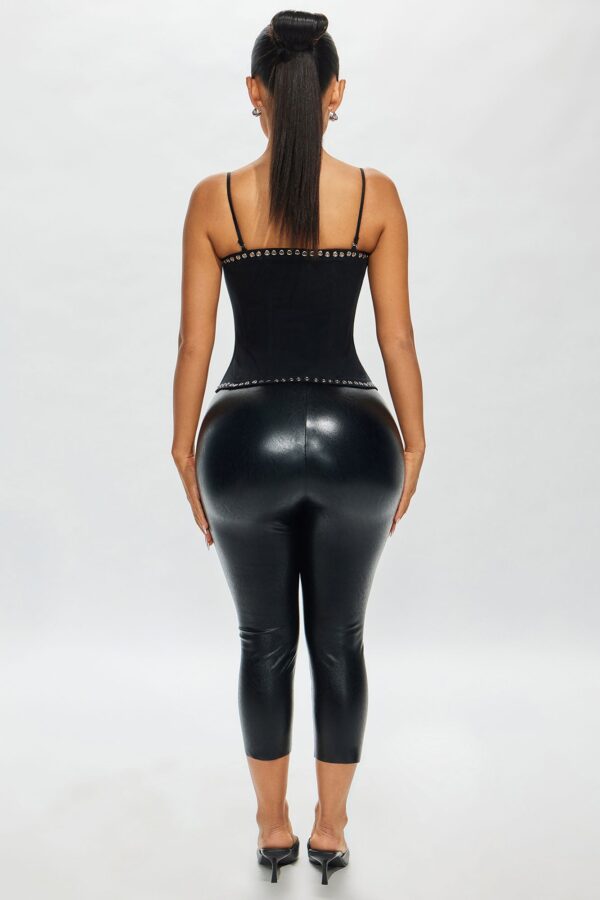 Top in Black 97% cotton and 3% spandex