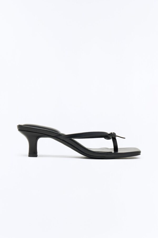 Jezabell Bow Thong Kitten Heels - Black
