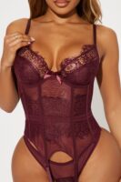Set in Burgundy 95% nylon