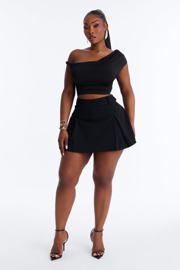 Pleated Shorts in Black