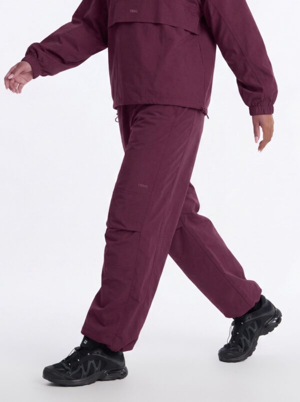 Pants in 100% nylon