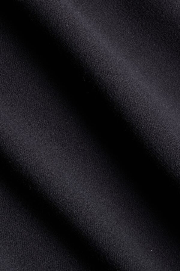 Shorts in Black 82% polyester
