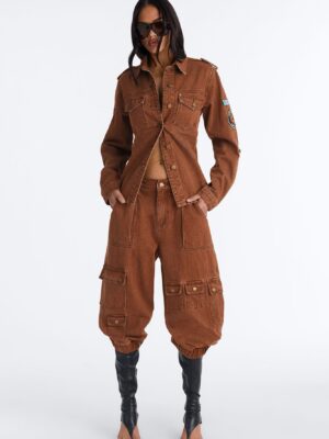 Pants with a cropped