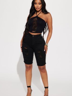 Shorts in Black 65% cotton, 26% polyester, and 7% viscose