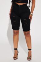 Shorts in Black 65% cotton, 26% polyester, and 7% viscose