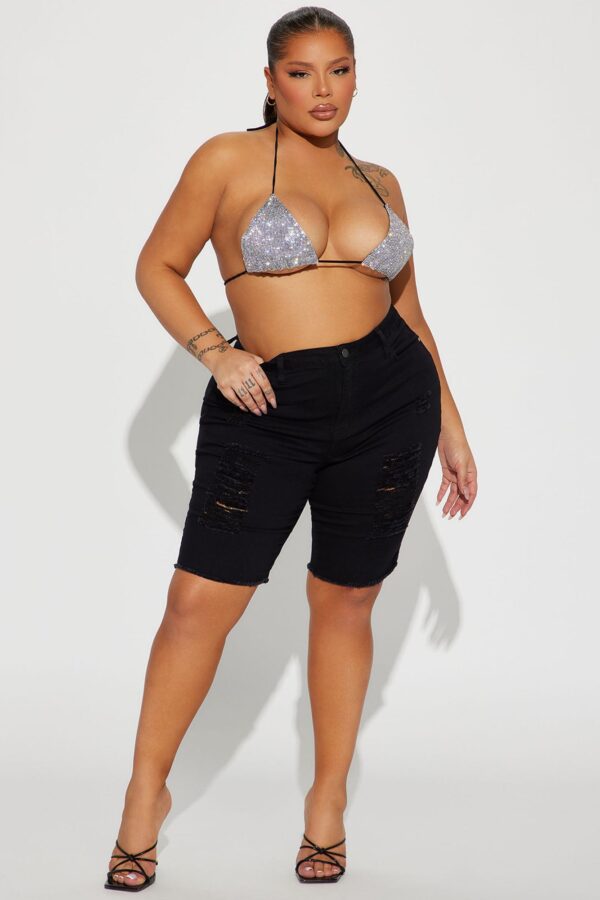 Shorts in Black 65% cotton, 26% polyester, and 7% viscose