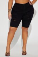 Shorts in Black 65% cotton, 26% polyester, and 7% viscose