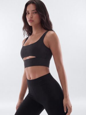Top in Black 82% polyester and 18% spandex