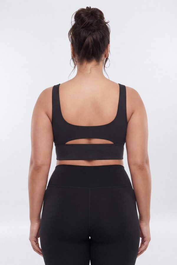 Top in Black 82% polyester and 18% spandex