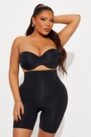 Shorts in Black 59% nylon