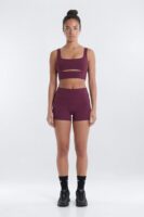 Top in 82% polyester and 18% spandex