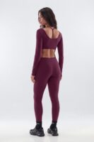 Leggings with v-neck