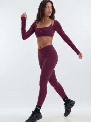 Leggings with v-neck