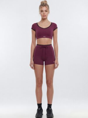 Shorts with contrast