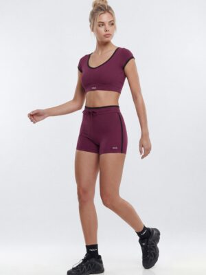 Shorts with contrast