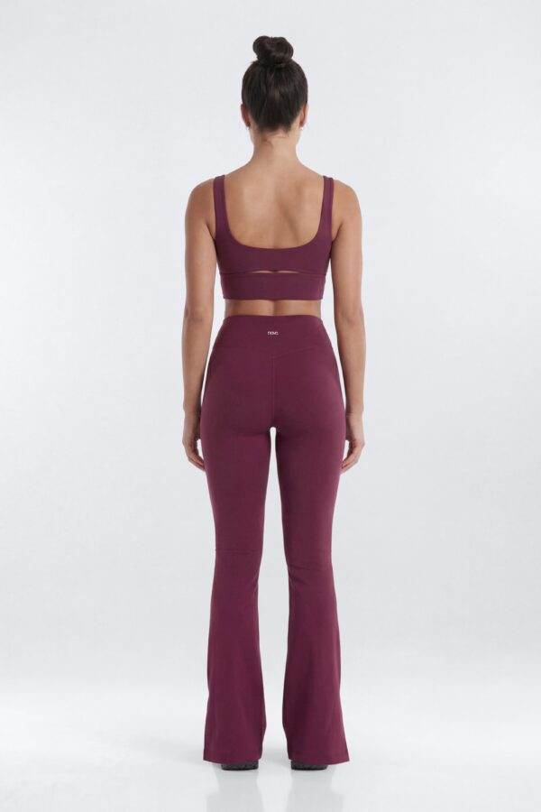 Leggings in 81% nylon and 19% spandex