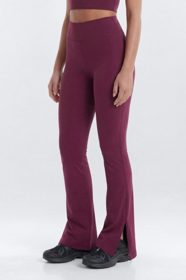 Leggings in 81% nylon and 19% spandex