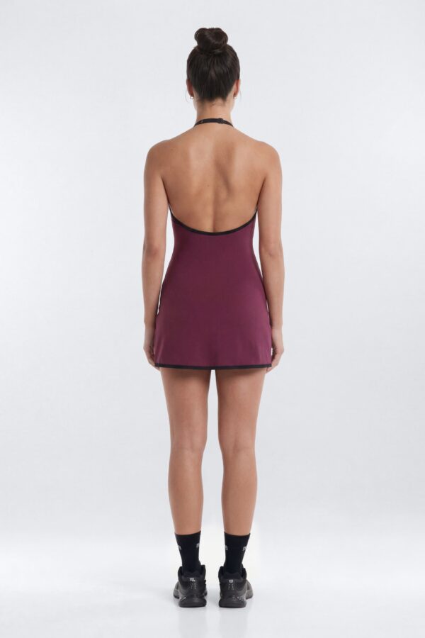 Dress in 81% nylon