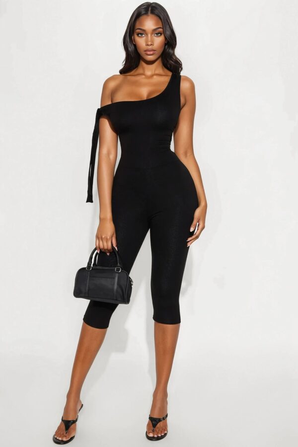 Jumpsuit with an one shoulder