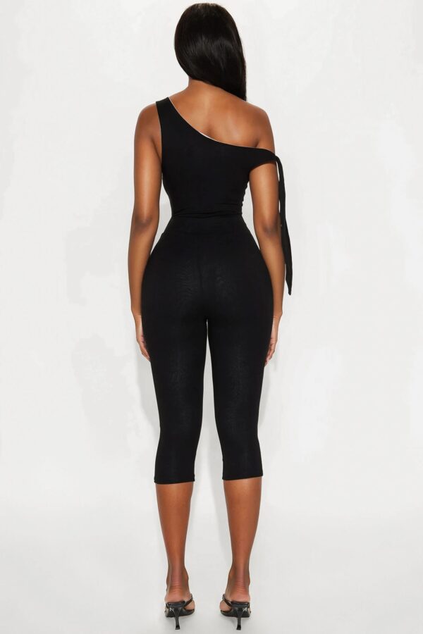 Jumpsuit with an one shoulder