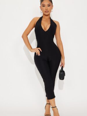 Jumpsuit in Black 77% rayon