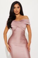 Dress in 82% nylon