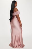 Dress in 82% nylon