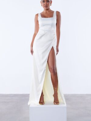 Dress in Cream 92% polyester
