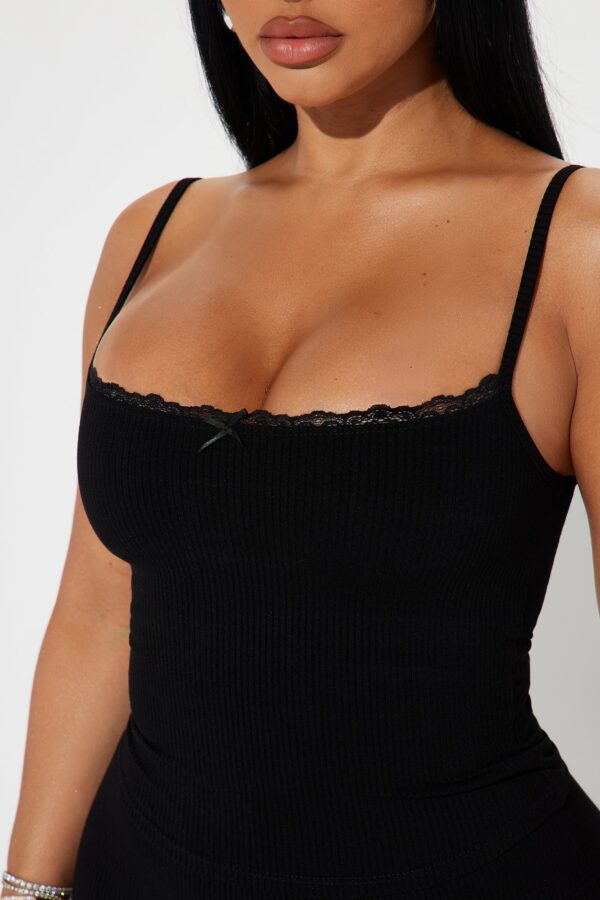 Square-Neck Leggings