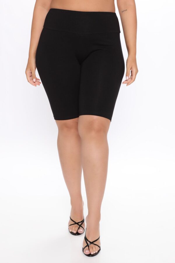 Shorts in Black 95% cotton