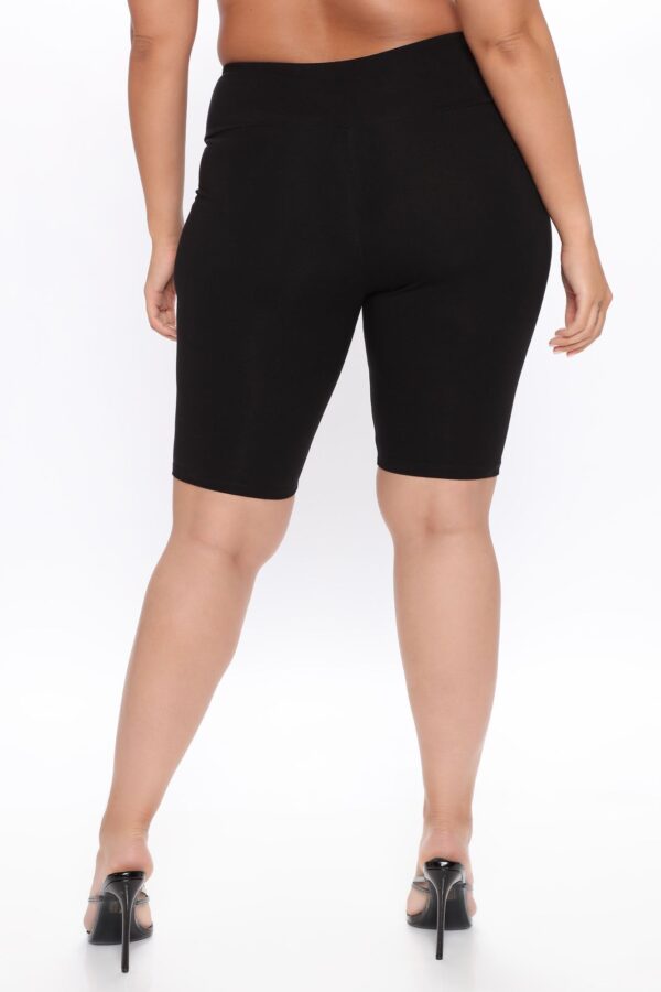 Shorts in Black 95% cotton
