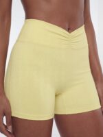 Shorts in Yellow 82% polyester