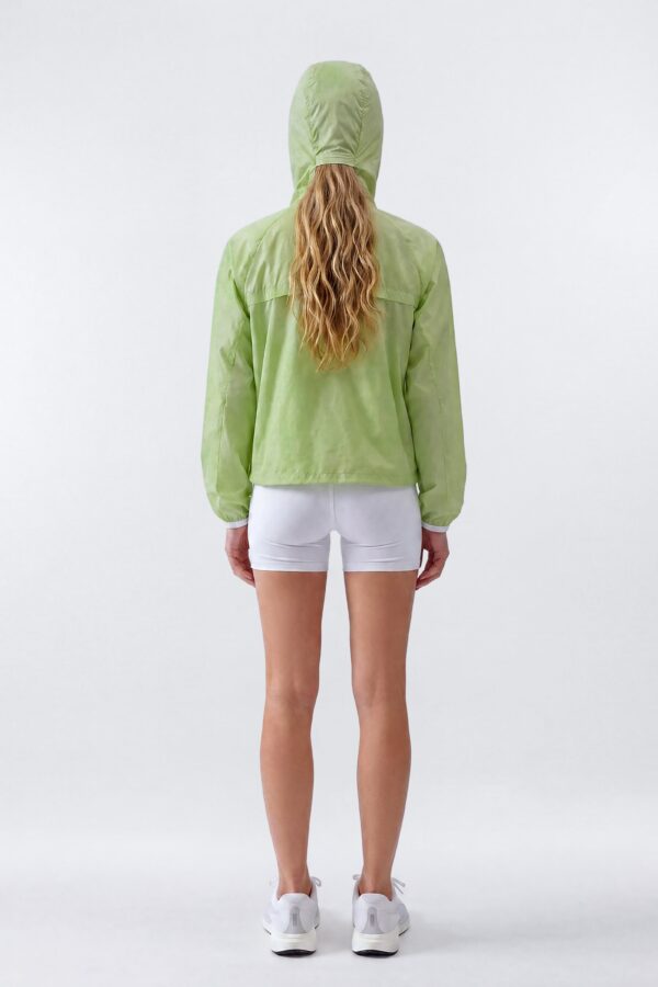Jacket in 100% nylon