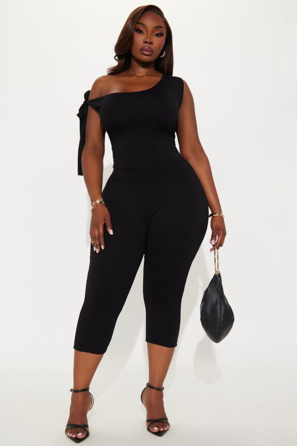 Jumpsuit with an one shoulder