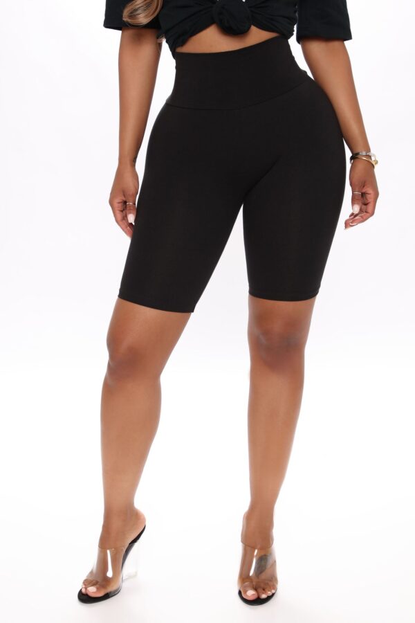 Shorts in Black 95% cotton