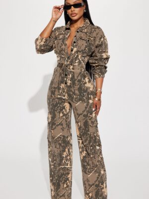 Jumpsuit with wide leg