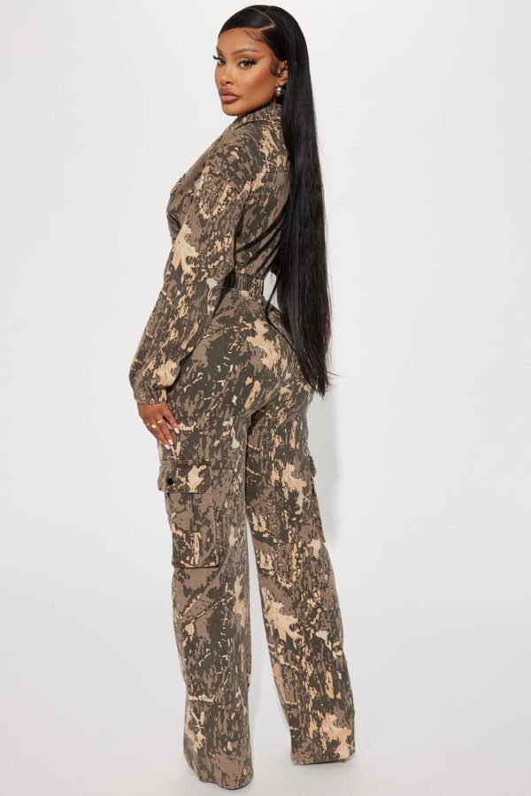 Jumpsuit with wide leg