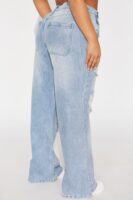 Petite Sticking Around Ripped Straight Leg Jeans - Medium Wash