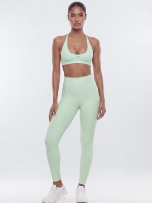Piece in 77% polyester