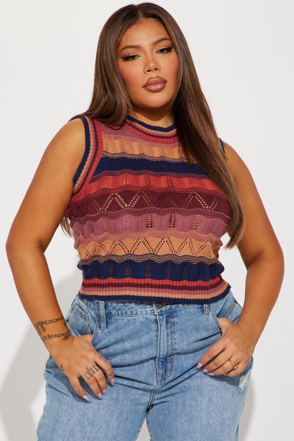 Pullover with cropped
