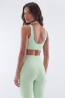 Top in 77% polyester
