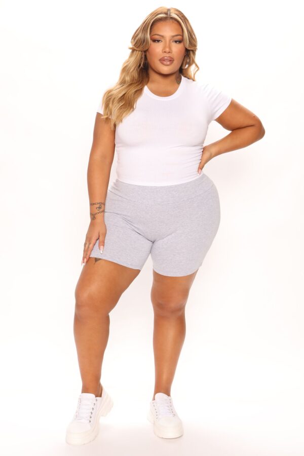 Shorts in Heather Grey