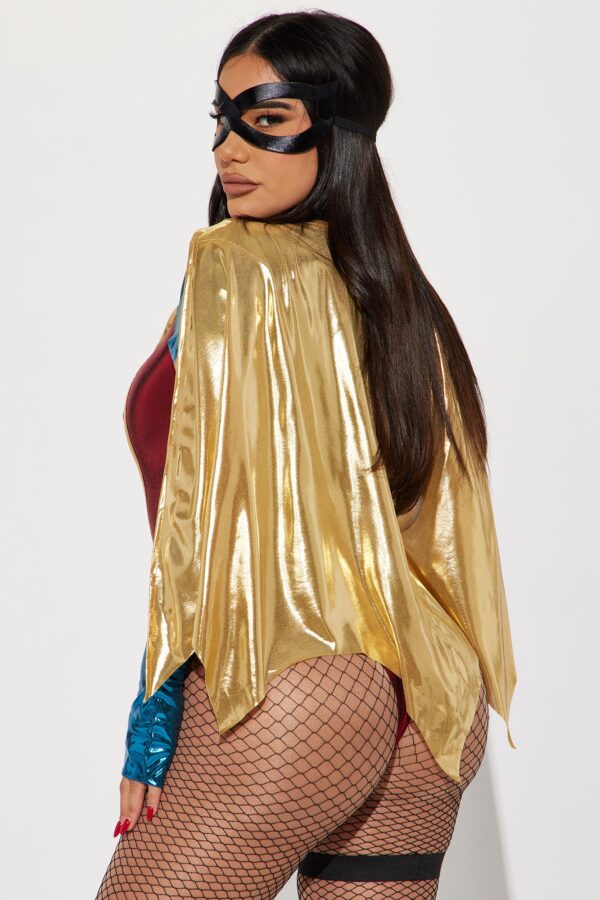 Set with a zip front