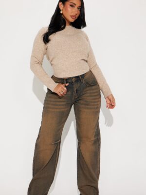 Sweater with a cropped