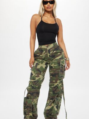 Wide-Leg Pants in Olive