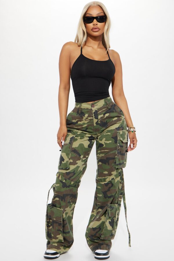 Wide-Leg Pants in Olive