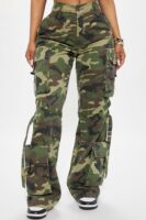 Wide-Leg Pants in Olive