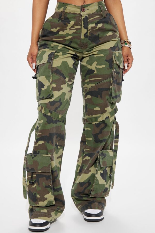 Wide-Leg Pants in Olive