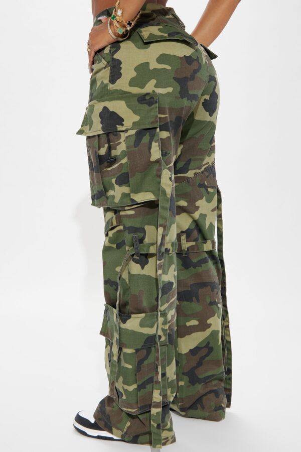 Wide-Leg Pants in Olive