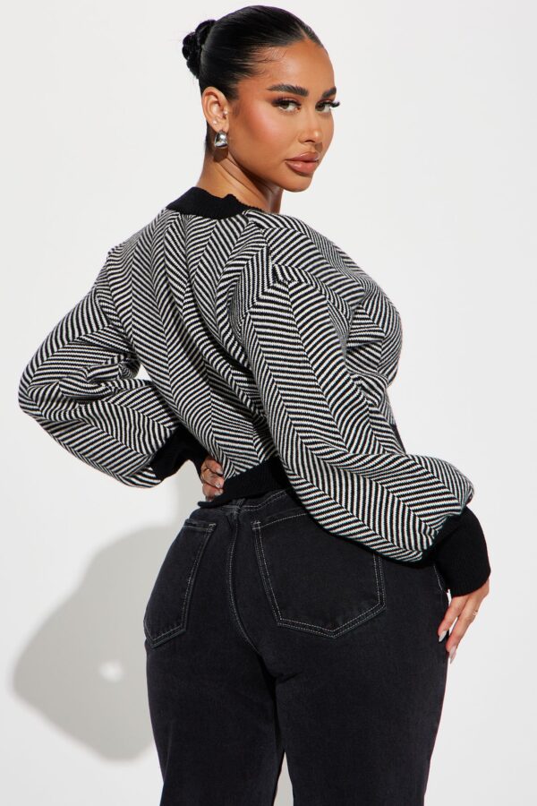 V-Neck Cardigan in Black and White